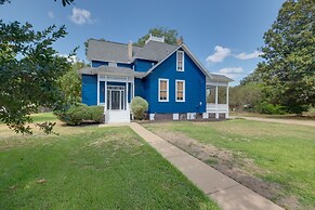 WFH Friendly: Abode w/ Balcony in Columbus!