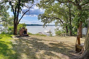 Waterfront Spirit Lake Vacation Rental w/ Dock!