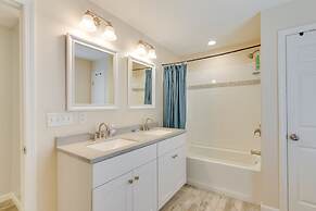 Pet-friendly Connecticut Retreat Near Golfing!