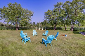 Waterfront Jackson Mansion: Patio, Grill, Dock!