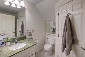 Jackson Lakefront Getaway w/ Balcony, Dock Access