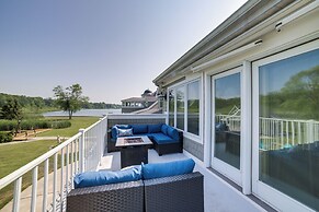 Jackson Lakefront Getaway w/ Balcony, Dock Access