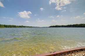 Jackson Lakefront Getaway w/ Balcony, Dock Access