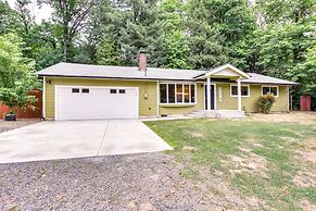 Charming Oregon Home w/ Private Pickleball Court!