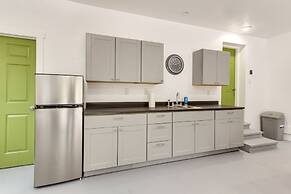 Charming Oregon Home w/ Private Pickleball Court!