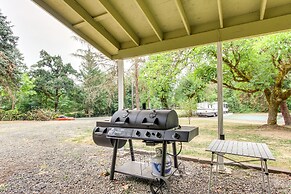 Charming Oregon Home w/ Private Pickleball Court!