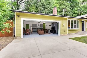 Charming Oregon Home w/ Private Pickleball Court!