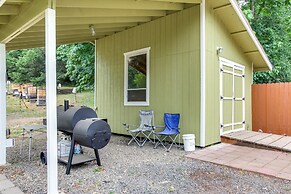 Charming Oregon Home w/ Private Pickleball Court!