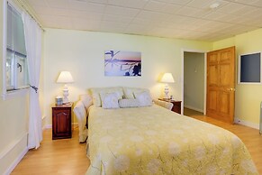 'lockes Glen' - Lakefront Geneva Getaway w/ Dock!