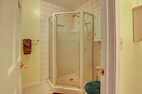 'lockes Glen' - Lakefront Geneva Getaway w/ Dock!