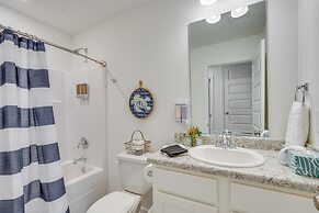 Spacious Freeport Home w/ Deck & 2 Living Areas!