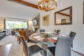 Kenmore Retreat w/ Shared Hot Tub - 1 Mi to Lake!