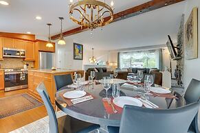 Kenmore Retreat w/ Shared Hot Tub - 1 Mi to Lake!