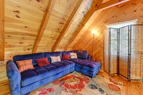 Cabin w/ Hot Tub + Fishing Pond in Del Rio!