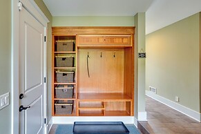 Stockbridge Retreat w/ Pool & Hot Tub!