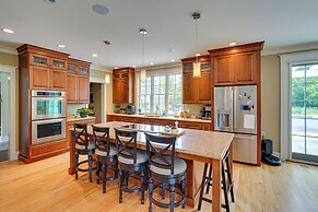 Stockbridge Retreat w/ Pool & Hot Tub!