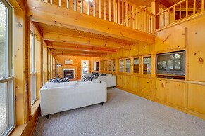 Lake Eufaula Retreat w/ Boat Slip & Fireplace!