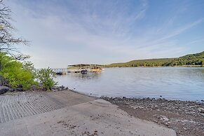 Lake Eufaula Retreat w/ Boat Slip & Fireplace!
