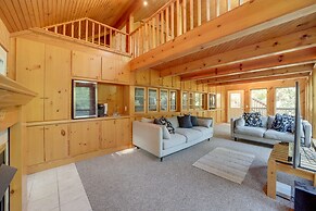 Lake Eufaula Retreat w/ Boat Slip & Fireplace!