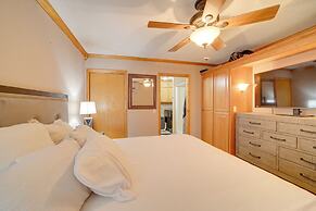 Lake Eufaula Retreat w/ Boat Slip & Fireplace!
