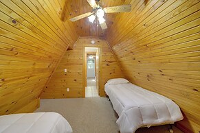 Lake Eufaula Retreat w/ Boat Slip & Fireplace!