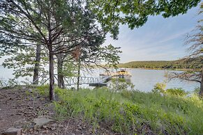 Lake Eufaula Retreat w/ Boat Slip & Fireplace!