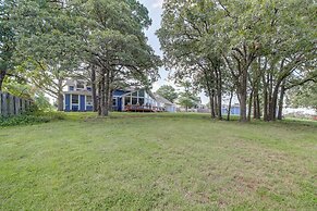 Lakefront Keystone Lake Gem: Kayaks, Deck & Grill