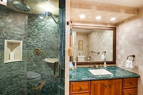 Whittier Vacation Rental: Close to Hiking Trails!