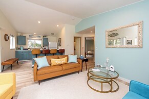 Sequim Escape w/ Gas Grill & Deck, Walk to Beach!