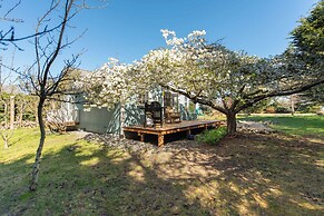 Sequim Escape w/ Gas Grill & Deck, Walk to Beach!