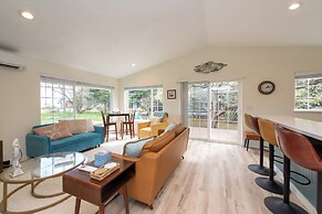 Sequim Escape w/ Gas Grill & Deck, Walk to Beach!