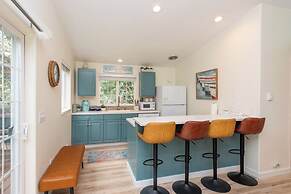 Sequim Escape w/ Gas Grill & Deck, Walk to Beach!