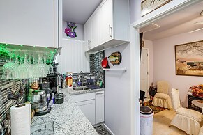 Lush Vallejo Cottage - 20 Mi to Napa Wineries