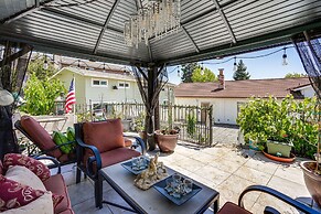 Lush Vallejo Cottage - 20 Mi to Napa Wineries