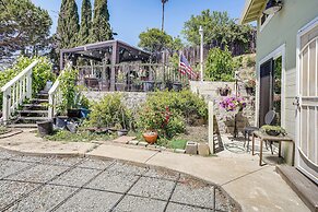 Lush Vallejo Cottage - 20 Mi to Napa Wineries