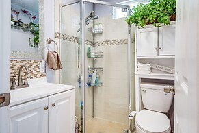 Lush Vallejo Cottage - 20 Mi to Napa Wineries