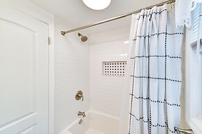 Charming East Durham Home - 2 Mi to Water Park