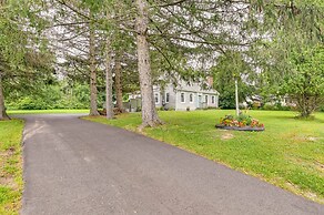 Charming East Durham Home - 2 Mi to Water Park