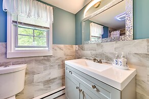 Charming East Durham Home - 2 Mi to Water Park
