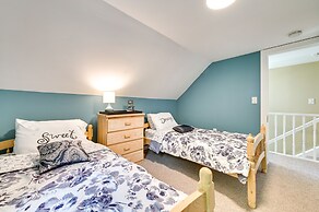 Charming East Durham Home - 2 Mi to Water Park