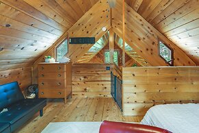 Fire Pit, Deck & Grill: Cozy Twain Harte Cabin!