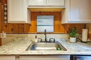 Fire Pit, Deck & Grill: Cozy Twain Harte Cabin!