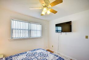 Ormond Beach Home: Walk to Community Beach!