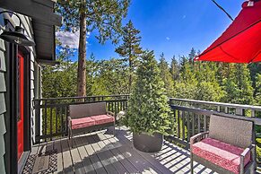 Tree-lined Twin Peaks Cottage w/ Custom Stream
