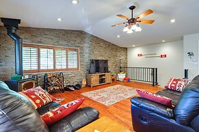 Cozy Mi-wuk Village Cabin w/ Deck!