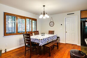 Cozy Mi-wuk Village Cabin w/ Deck!