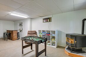 Pasadena Hideaway w/ Game Room & Fire Pit!