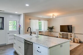 Pasadena Hideaway w/ Game Room & Fire Pit!