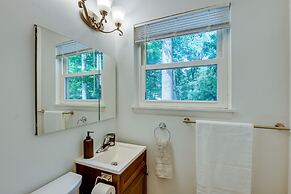 Pasadena Hideaway w/ Game Room & Fire Pit!