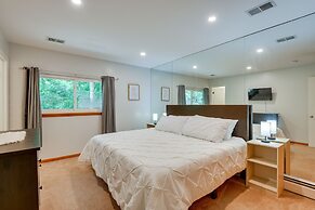 Pasadena Hideaway w/ Game Room & Fire Pit!